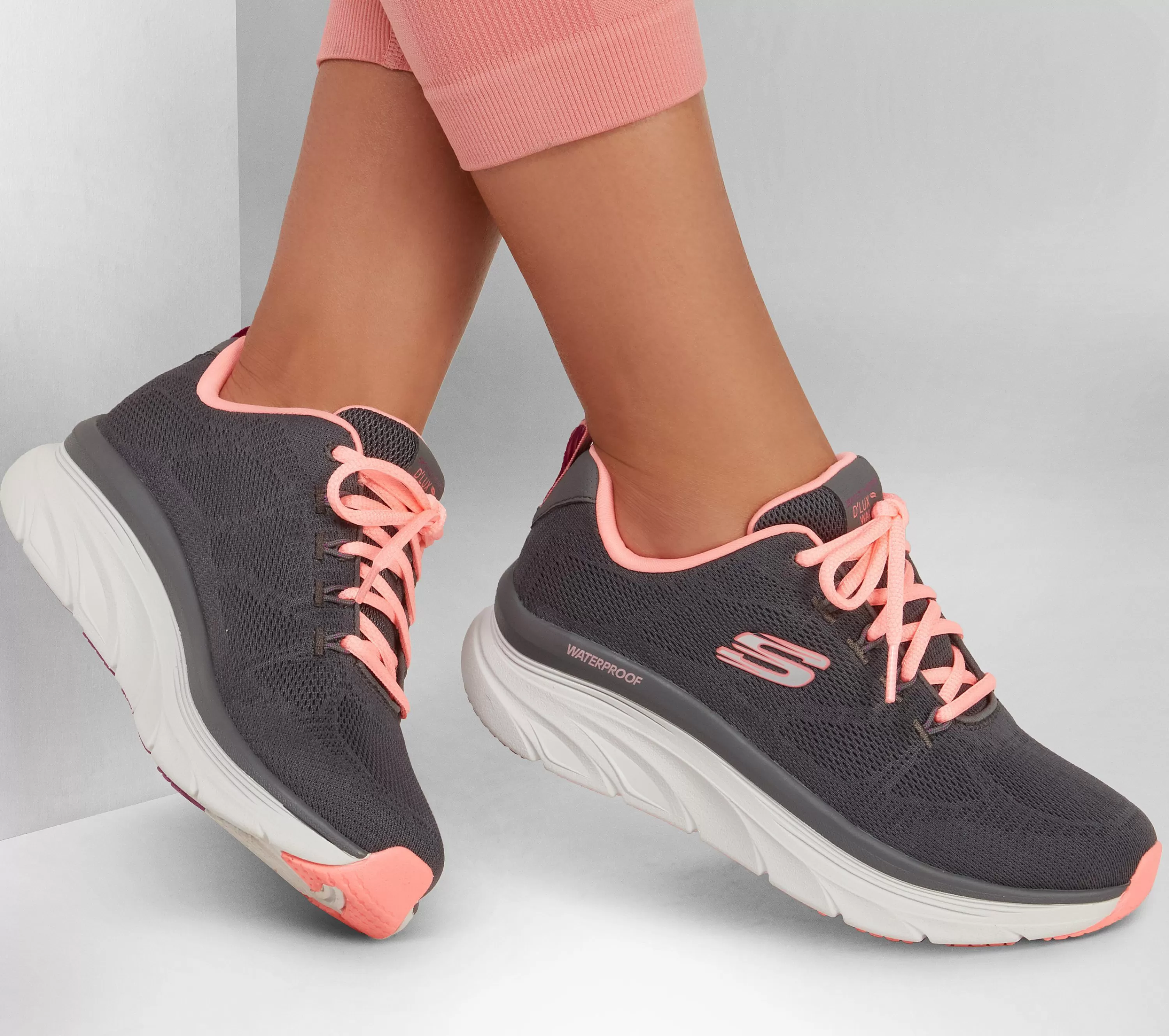 Relaxed Fit: D'Lux Walker - Get Oasis-SKECHERS Hot